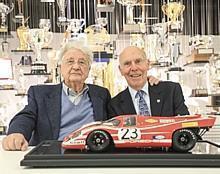 Sie holten den ersten Gesamtsieg bei den 24-Stunden von Le Mans nach Zuffenhausen: Hans Herrmann (links) und Richard Attwood (rechts).